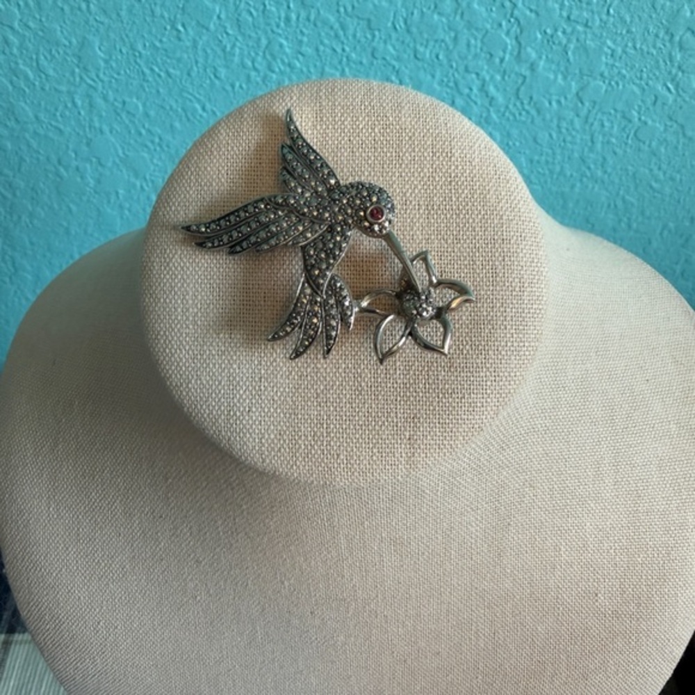 HUMMINGBIRD BROOCH